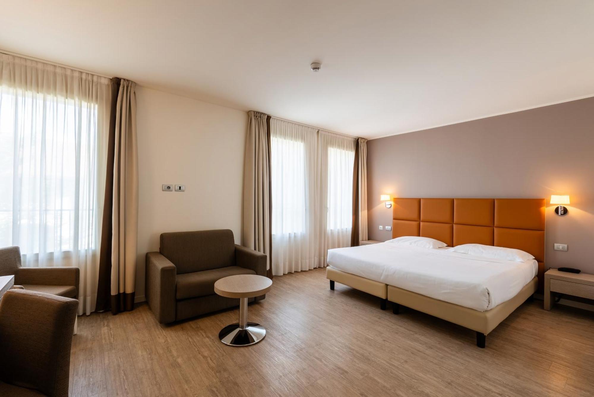 Hotel Villa Borghi Varano Borghi Esterno foto