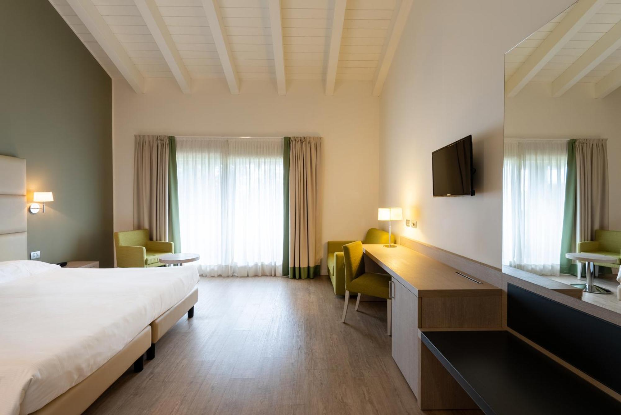 Hotel Villa Borghi Varano Borghi Esterno foto
