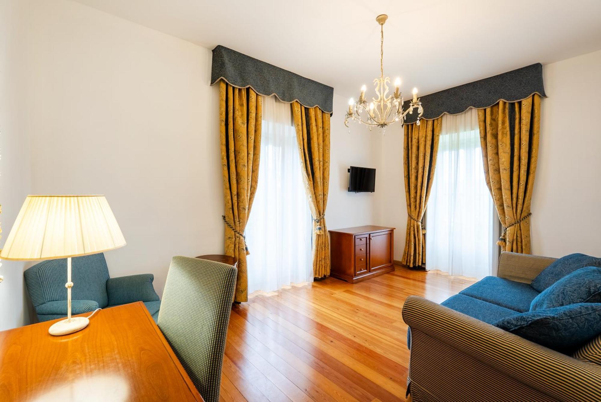 Hotel Villa Borghi Varano Borghi Esterno foto
