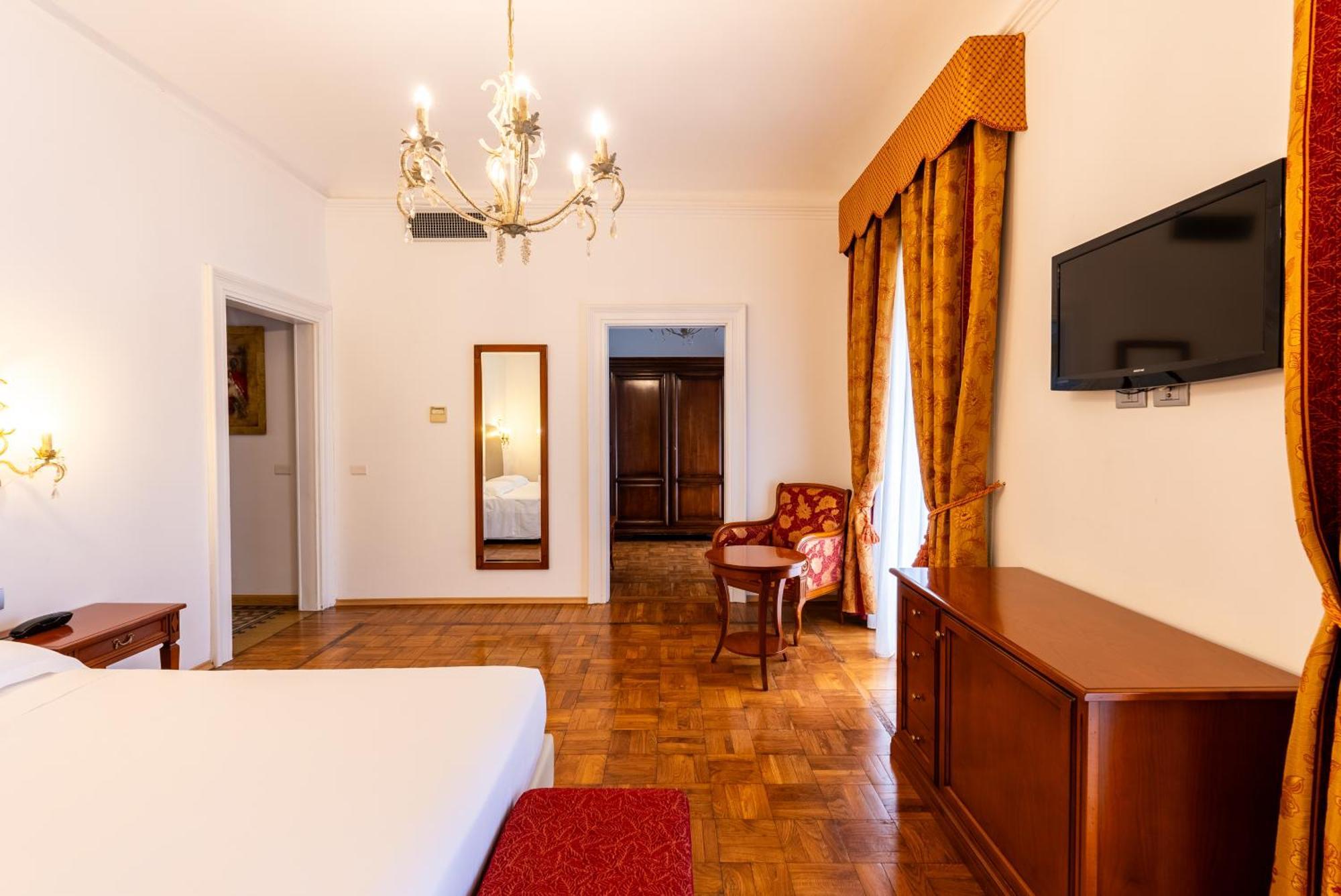 Hotel Villa Borghi Varano Borghi Esterno foto
