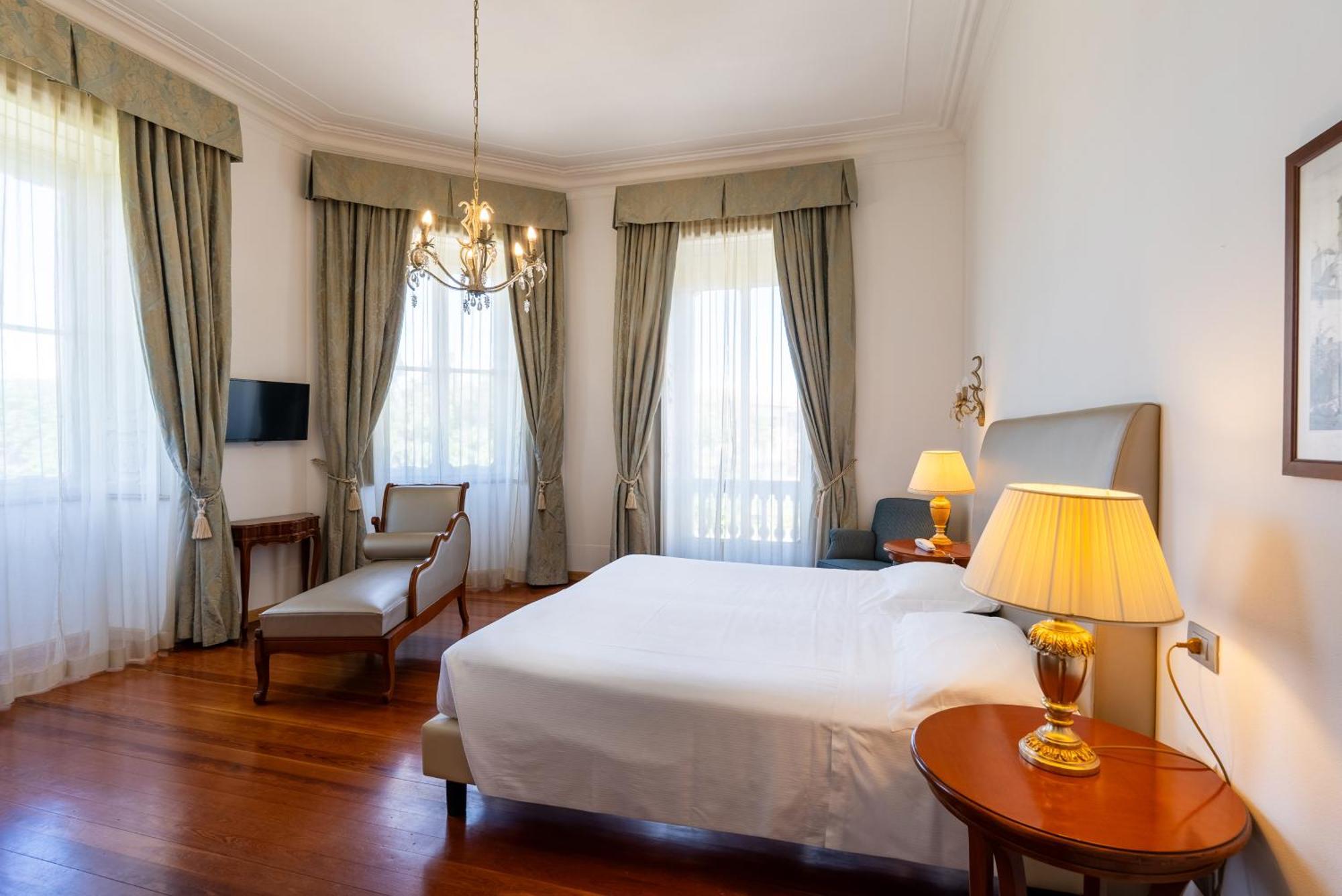 Hotel Villa Borghi Varano Borghi Esterno foto