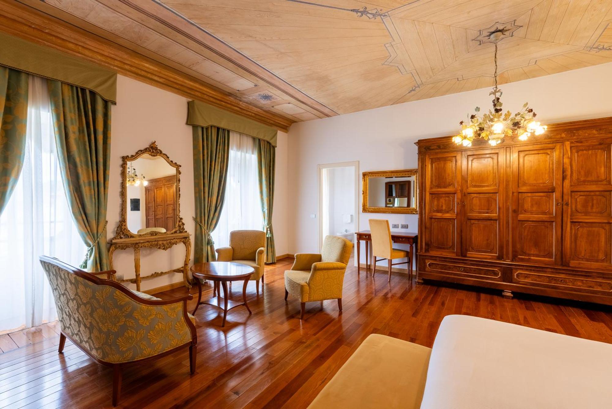 Hotel Villa Borghi Varano Borghi Esterno foto