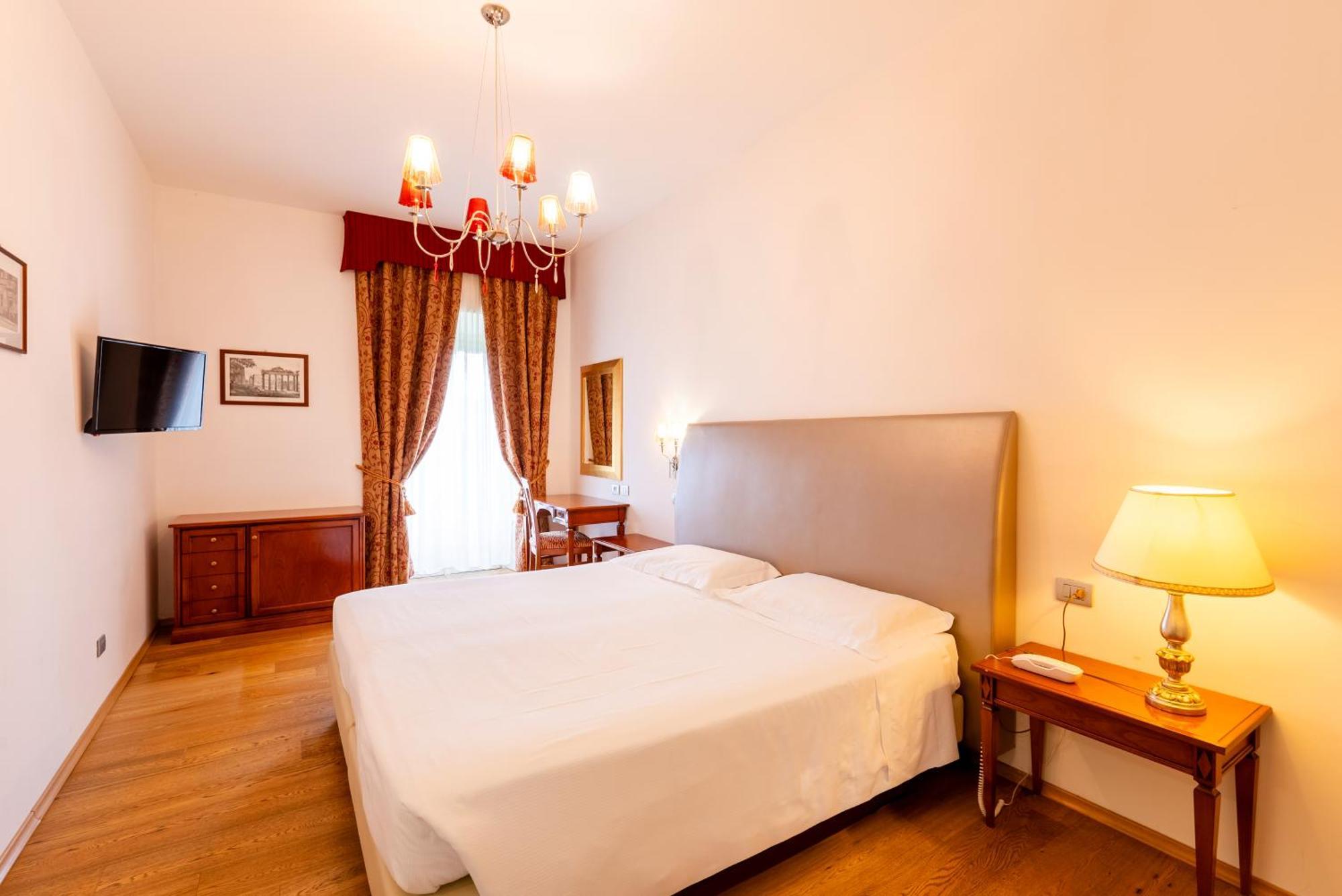 Hotel Villa Borghi Varano Borghi Camera foto